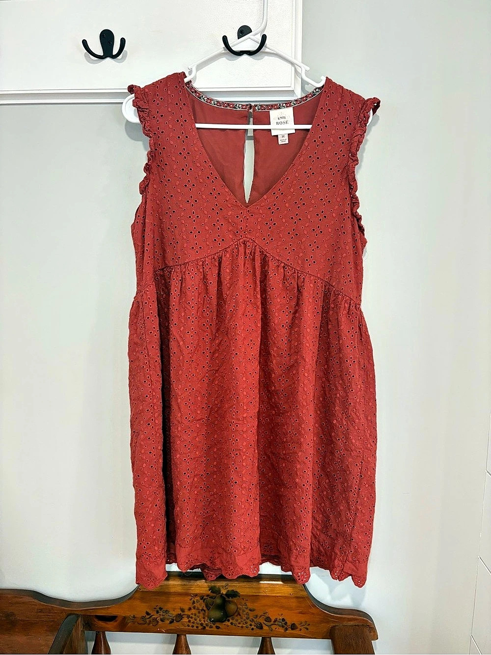 Knox Rose V neck Eyelet Mini Dress in Rust Orange Size Medium Like New